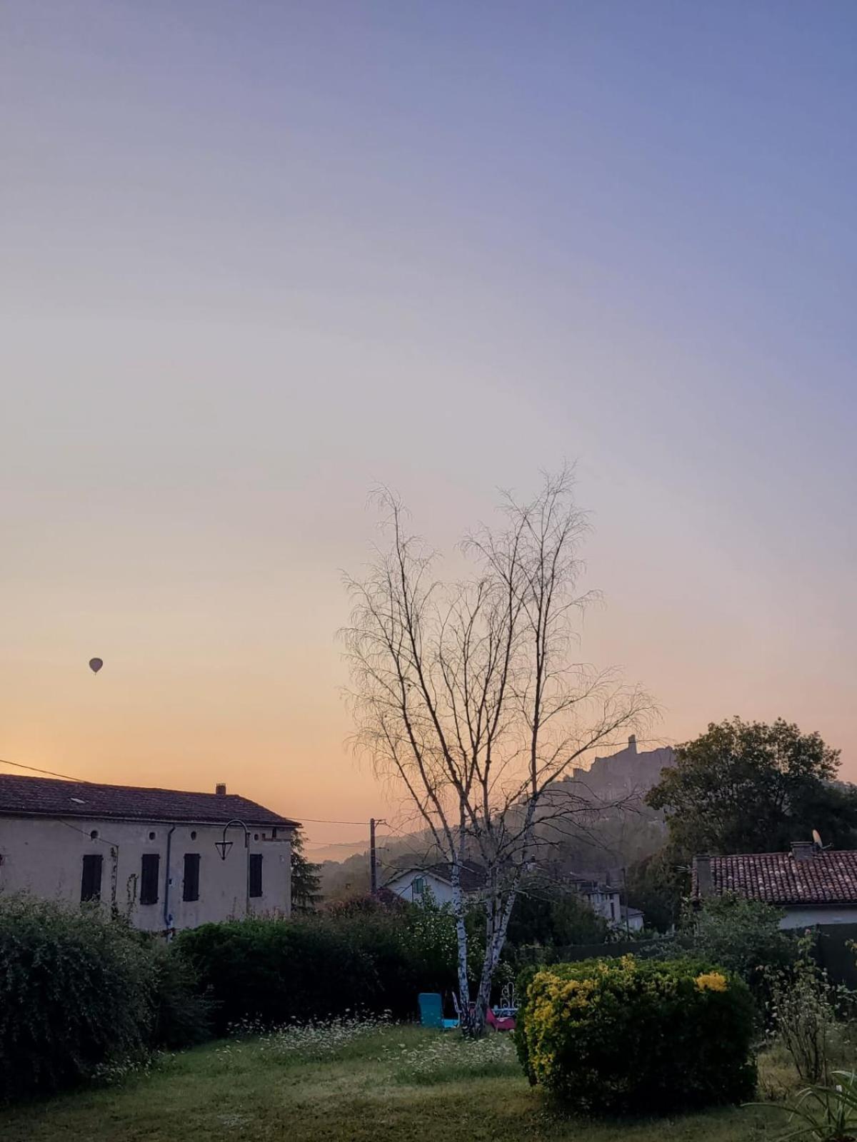 La Jolie Vue Et La Maison De La Tour- Cordes-Sur-Ciel Les Cabannes  Eksteriør bilde
